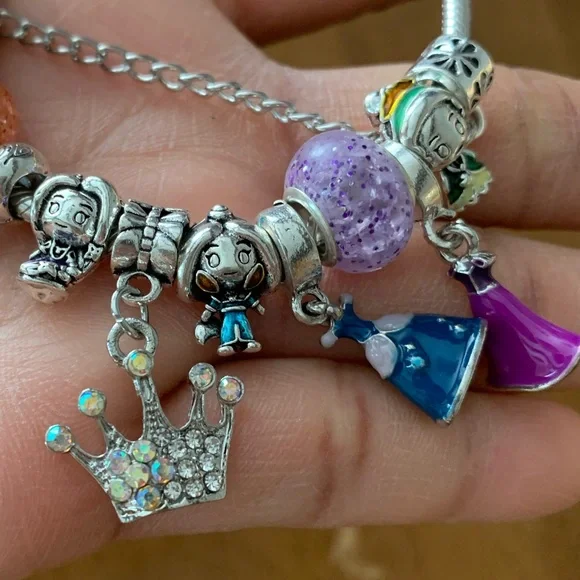 Pandora Moments Bracelet w/ Beautiful Disney Princess Theme Charm